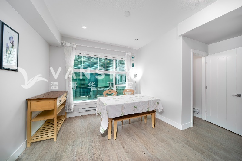 250430150346_dining area.jpg